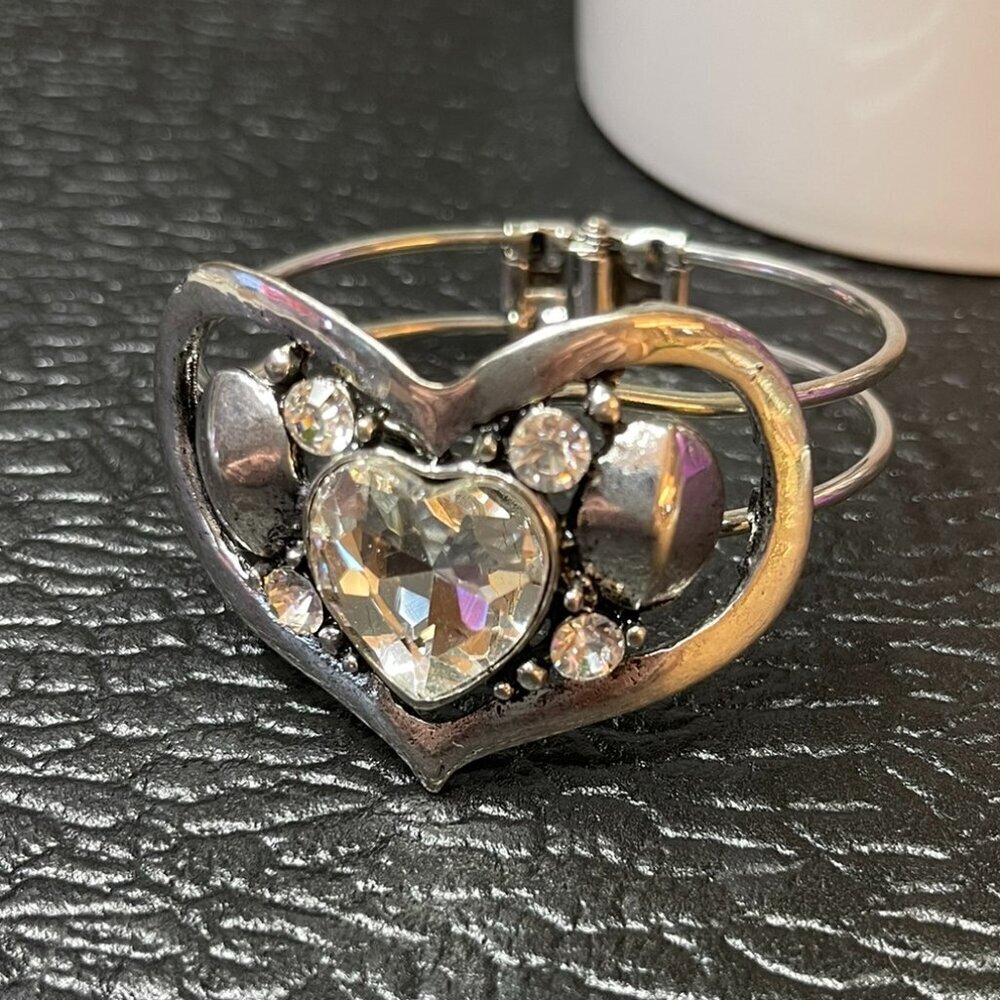 SOLD!! Silver and Rhinestone Heart Bracelet - New (198) - Picture 6 of 7